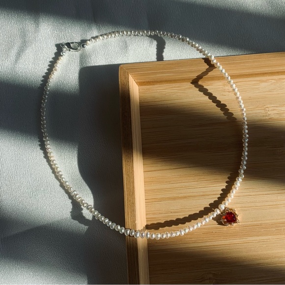 Handmade pearl red heart necklace - Picture 2 of 3